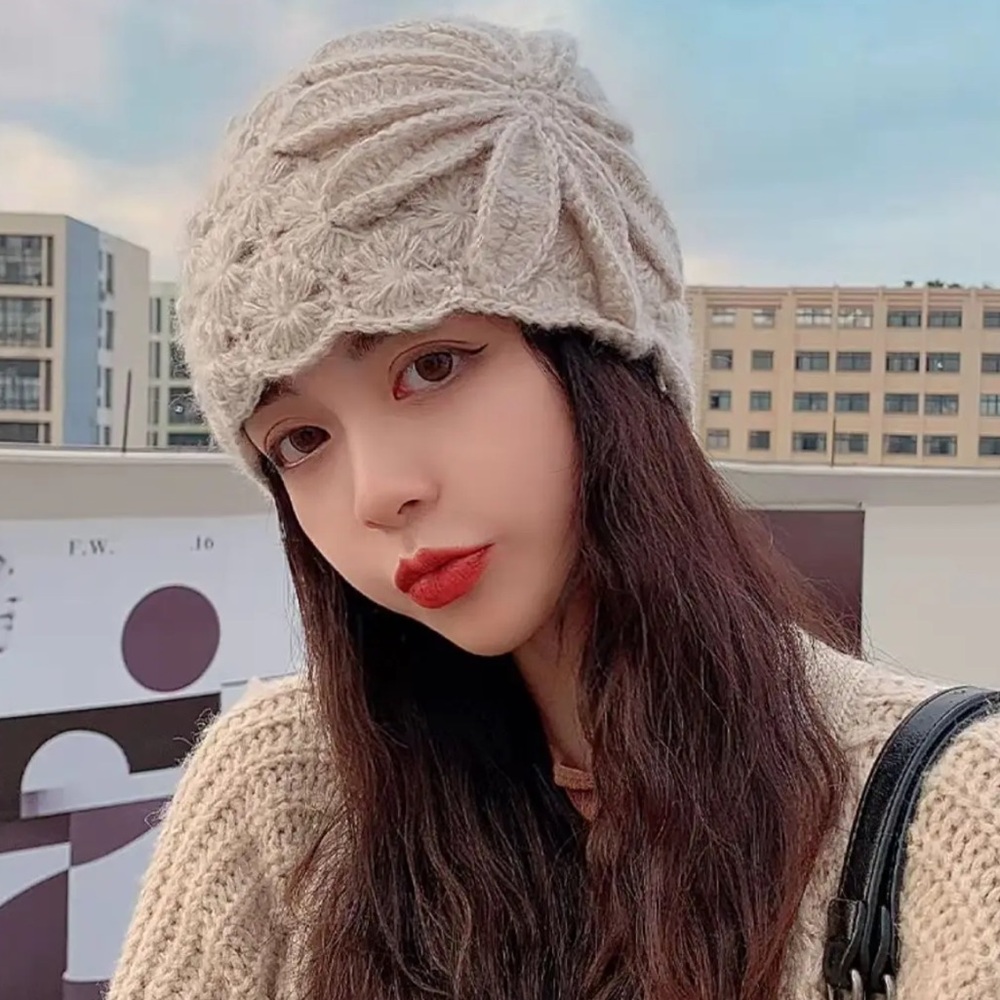 Set of 4 | Flower Croche Knit Beanie - Picture 7 of 12